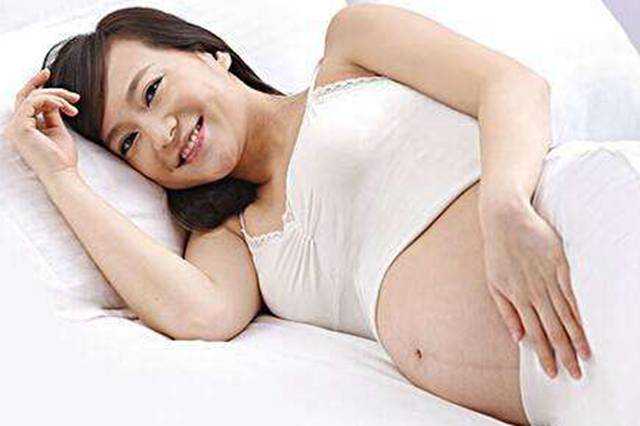 试管借卵有血怎么回事(试管借卵后出血有血块)